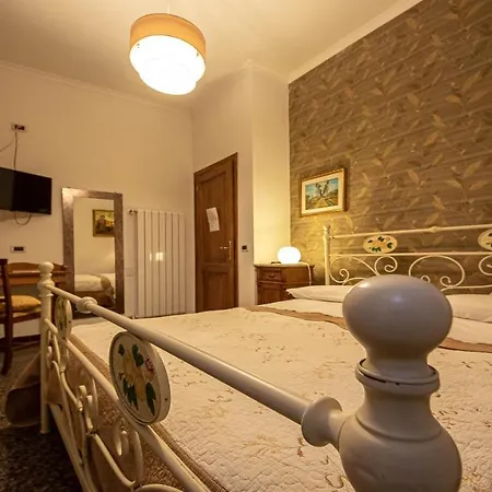 Next Stop 28 Bed & Breakfast 3*