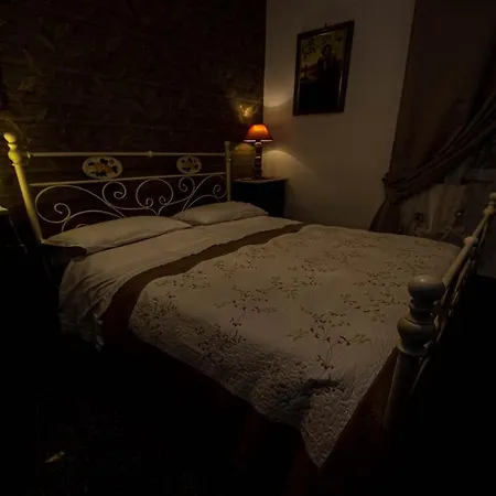 Next Stop 28 Bed & Breakfast