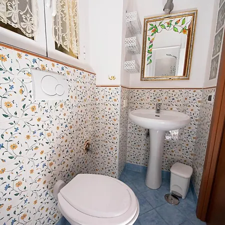 Next Stop 28 Bed and Breakfast Τίβολι