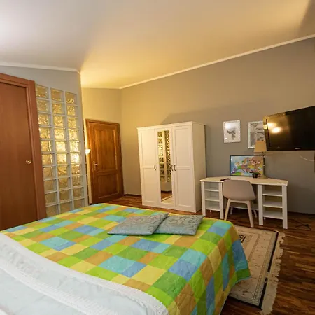 Next Stop 28 Bed & Breakfast 3*