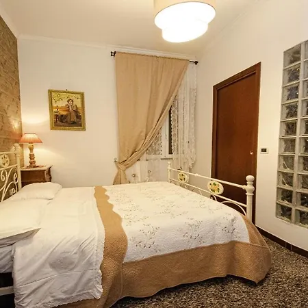 Next Stop 28 Bed & Breakfast 3*