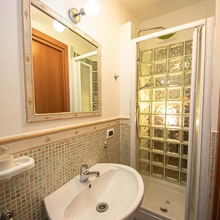 Next Stop 28 Bed & Breakfast 3*