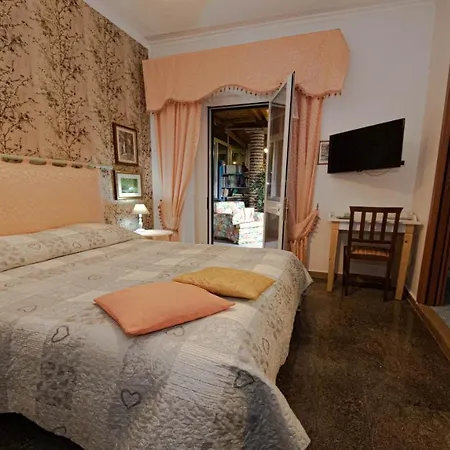 Next Stop 28 Bed & Breakfast 3*