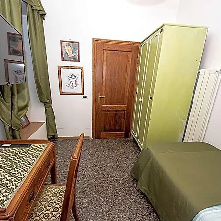 Next Stop 28 Bed & Breakfast 3*