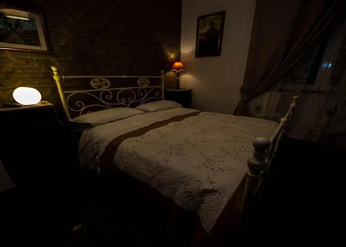 Next Stop 28 לינה וארוחת בוקר