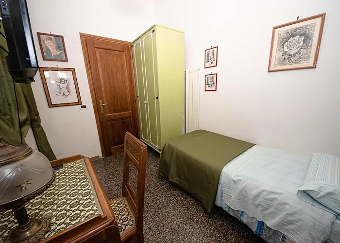 Next Stop 28 לינה וארוחת בוקר טיבולי