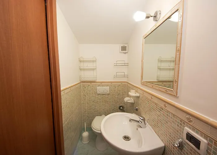 Next Stop 28 לינה וארוחת בוקר טיבולי