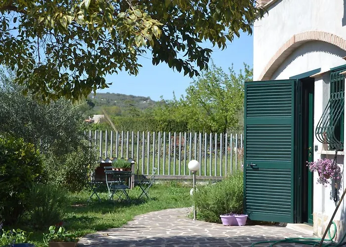 לינה וארוחת בוקר Next Stop 28 טיבולי