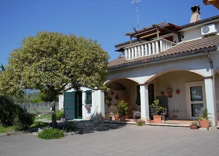 לינה וארוחת בוקר Next Stop 28 טיבולי